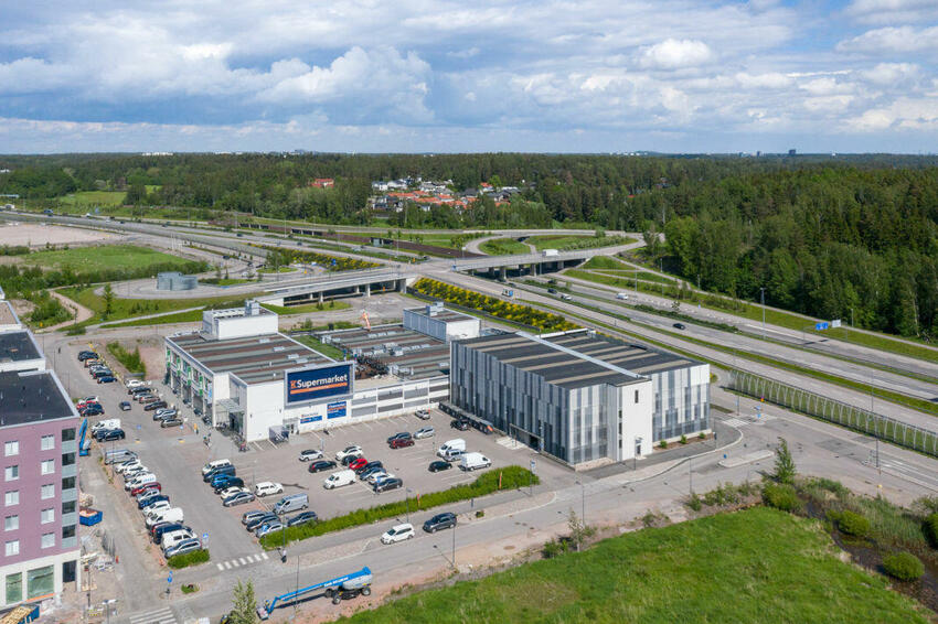 Ilmakuva liikekeskus Suuriksesta Vuokrattavat toimitilat Espoo Kynäkatu 6